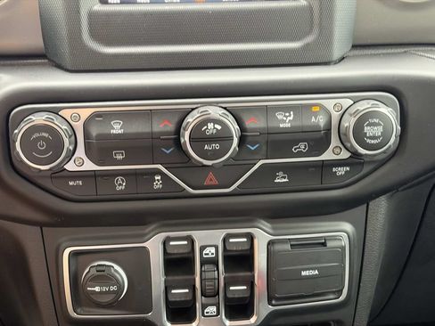 Used 2023 Jeep Wrangler Unlimited Sport AWD/4WD image 33