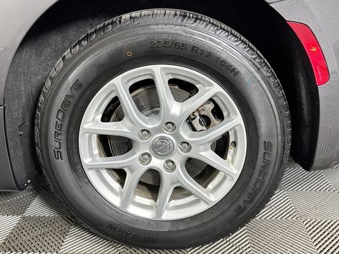 Used 2020 Chrysler Voyager LX FWD image 35