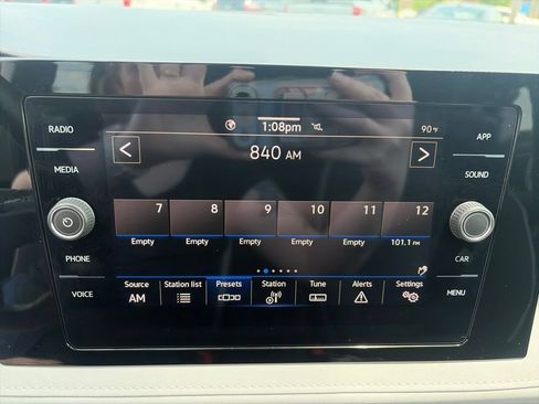 Used 2025 Volkswagen Taos SE FWD image 20