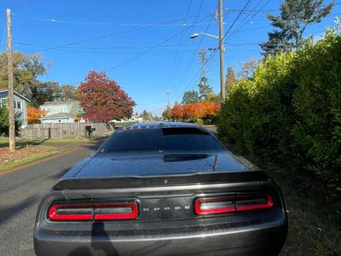 Used 2017 Dodge Challenger SXT Plus RWD image 10
