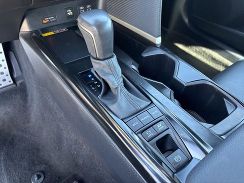 Used 2025 Toyota Camry SE image 20