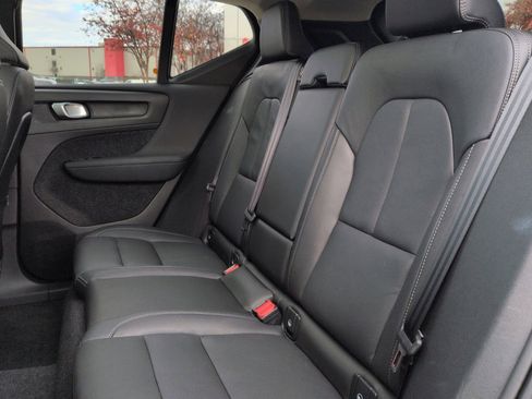 Certified 2025 Volvo XC40 B5 Plus image 25