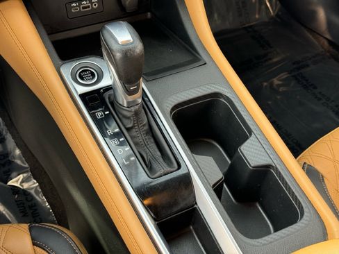 Used 2020 Nissan Sentra SV w/ SV Premium Package image 32