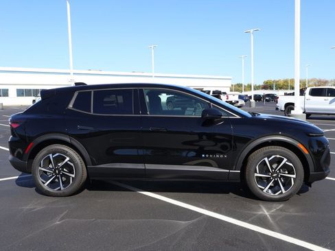 New 2026 Chevrolet Equinox EV LT w/ Comfort Package image 9