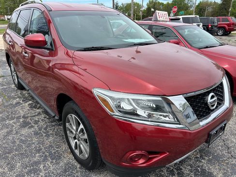 Used 2013 Nissan Pathfinder SV AWD/4WD image 2