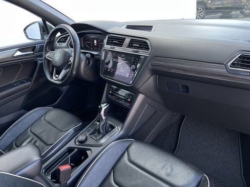 Used 2022 Volkswagen Tiguan SEL R-Line image 18