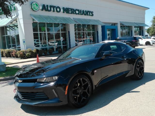 Used 2017 Chevrolet Camaro LT RWD image 1