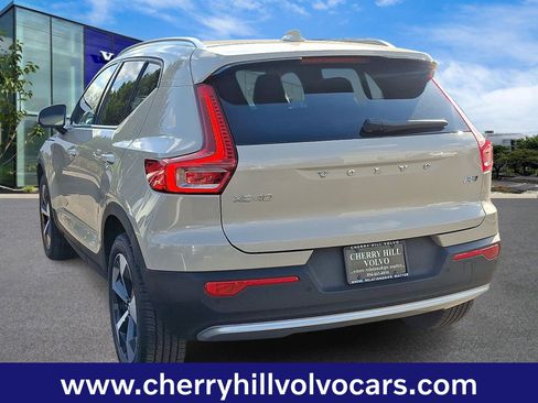 Certified 2025 Volvo XC40 B5 Core w/ Protection Package Premier image 5