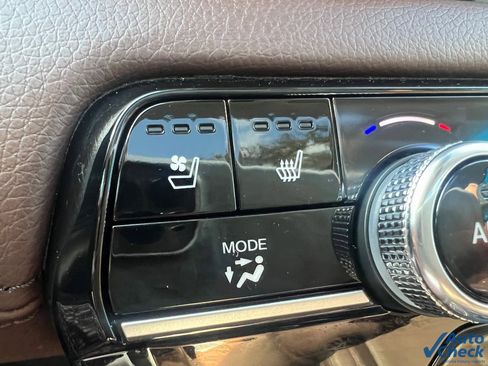 Used 2025 Honda Pilot Elite image 10