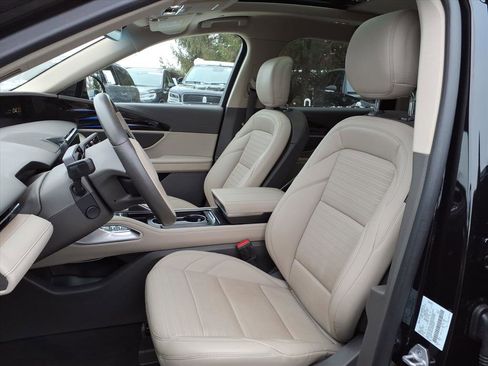 Certified 2024 Lincoln Nautilus Reserve w/ Equipment Group 202A image 12