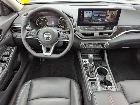 New 2025 Nissan Altima 2.5 SR w/ SR Premium Package image 17