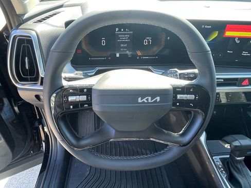 New 2026 Kia Sorento LX FWD image 11