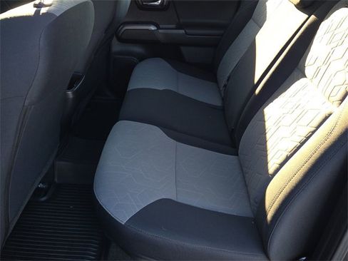 Used 2023 Toyota Tacoma TRD Off-Road image 16