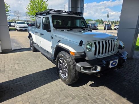 Used 2021 Jeep Gladiator Overland AWD/4WD image 7