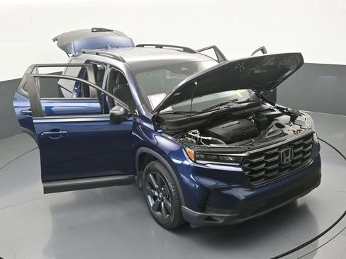 Used 2025 Honda Pilot Sport image 51