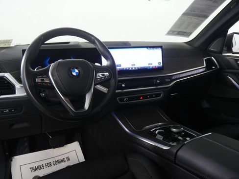 Certified 2026 BMW X5 sDrive40i w/ Climate Comfort Package RWD image 17