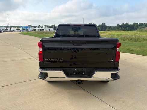 Used 2023 Chevrolet Silverado 1500 LT AWD/4WD image 5