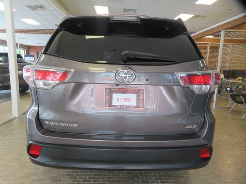 Used 2016 Toyota Highlander XLE FWD image 69