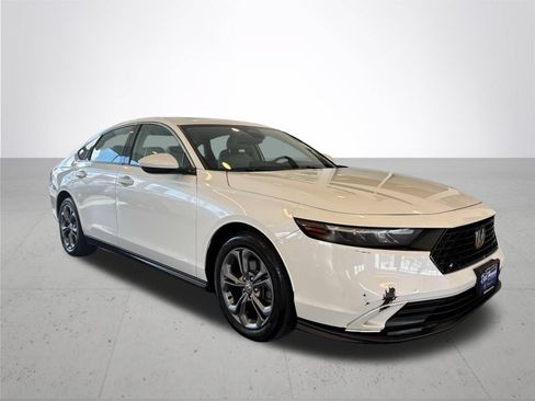 Used 2023 Honda Accord EX image 5