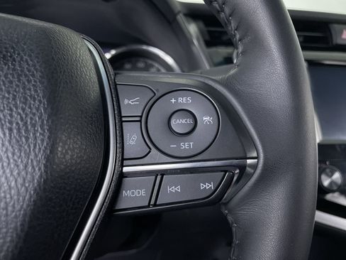 Used 2018 Toyota Camry XLE w/ Four Season Floor Mat Package image 26