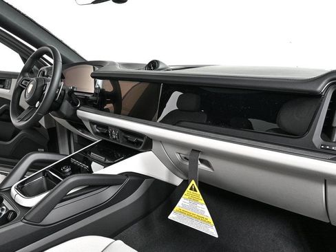 Certified 2026 Porsche Cayenne Coupe AWD/4WD image 26