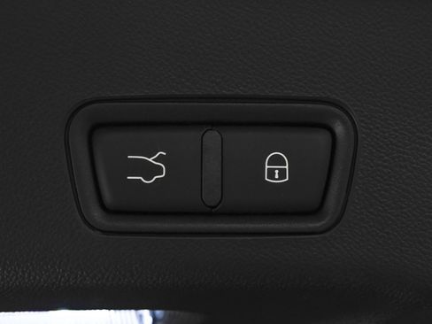 Used 2025 Maserati Grecale Modena AWD/4WD image 8