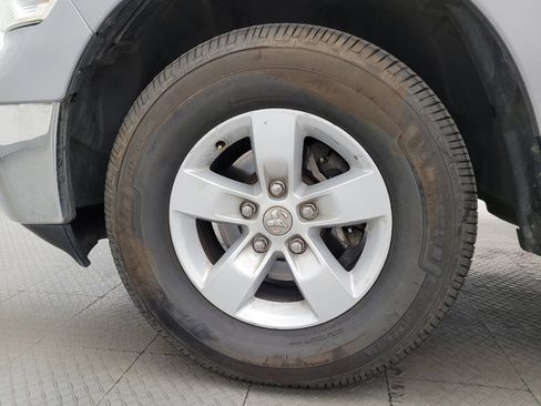 Used 2020 RAM 1500 Classic SLT RWD image 31