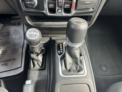 Used 2023 Jeep Wrangler Unlimited Sport image 25