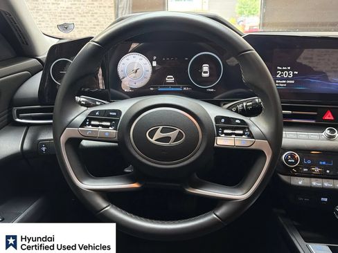 Used 2025 Hyundai Elantra SEL FWD image 18