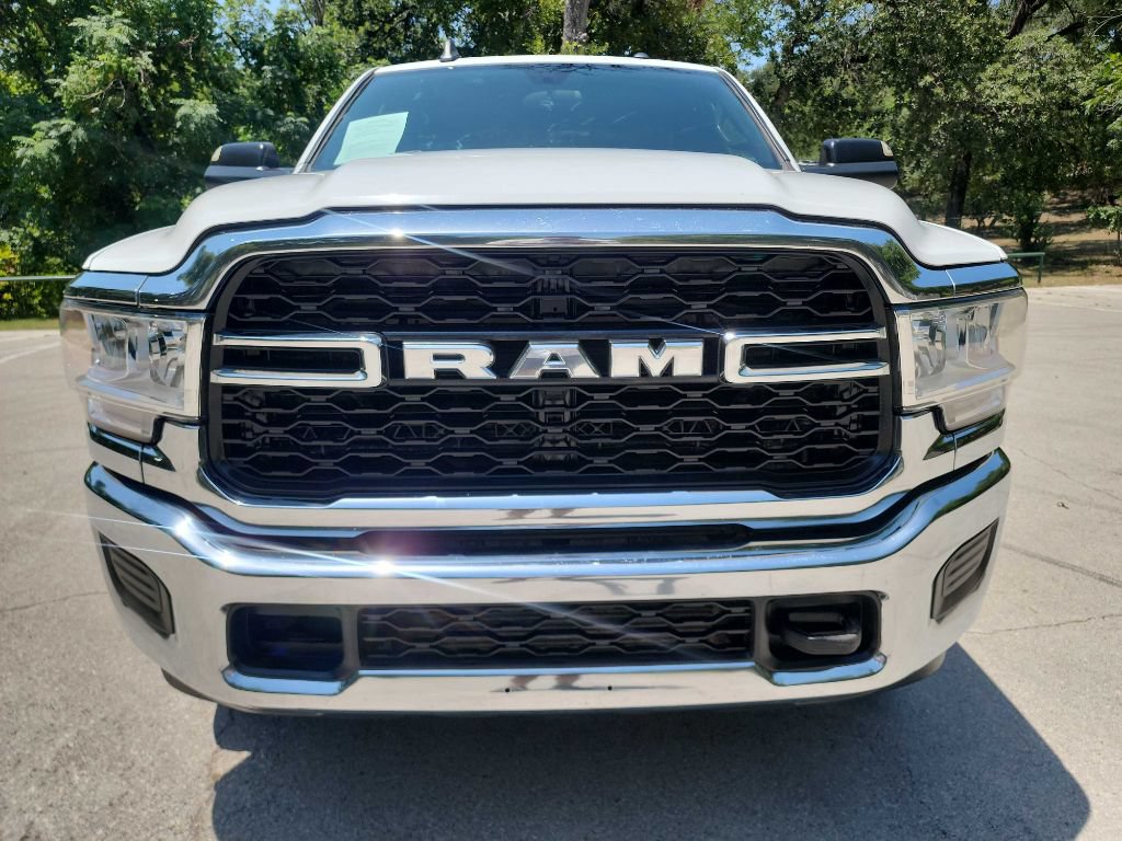 Used 2022 RAM 2500 Tradesman w/ Chrome Appearance Group AWD/4WD image 2