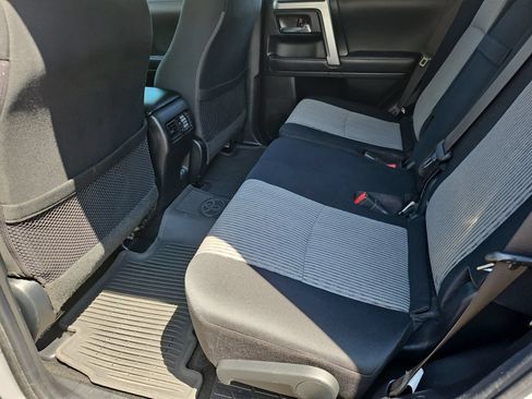 Used 2022 Toyota 4Runner SR5 AWD/4WD image 31