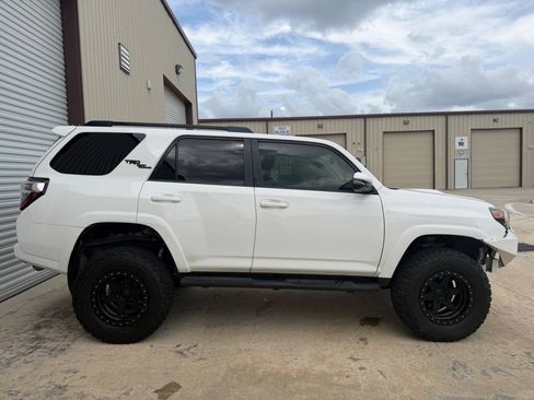 Used 2019 Toyota 4Runner TRD Off-Road Premium AWD/4WD image 5