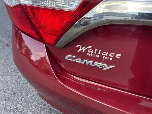 Used 2015 Toyota Camry SE FWD image 7