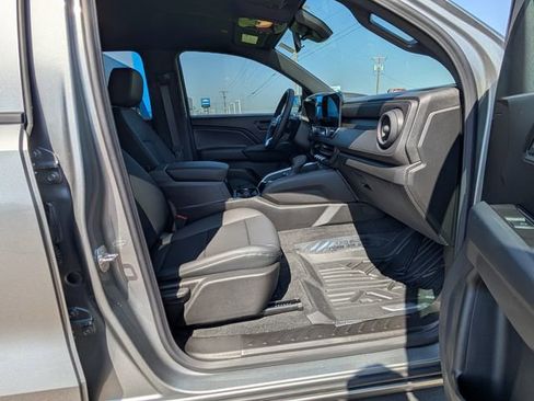 Used 2026 Chevrolet Colorado Trail Boss AWD/4WD image 3