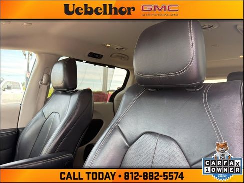 Used 2022 Chrysler Pacifica Touring-L FWD image 26