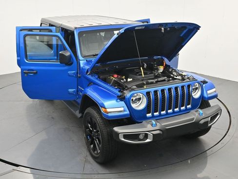 Used 2022 Jeep Wrangler Unlimited Sahara AWD/4WD image 42