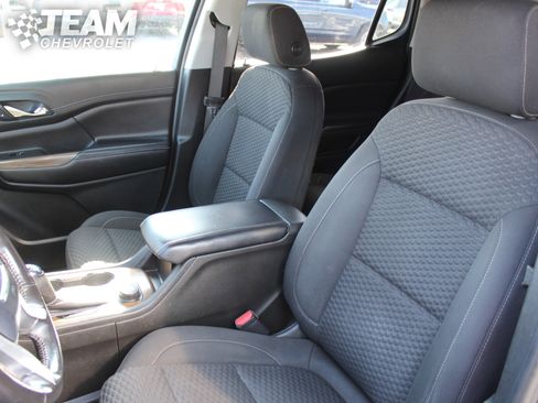 Used 2019 GMC Acadia SLE image 11