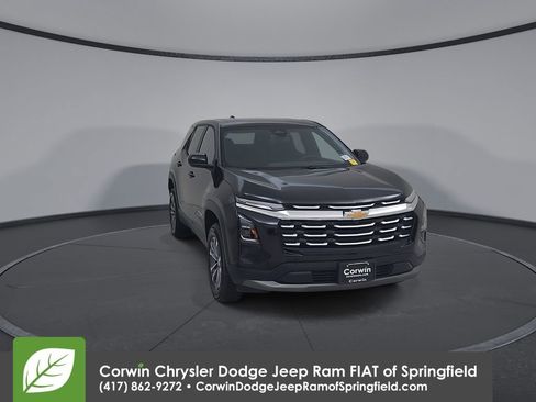 Used 2026 Chevrolet Equinox LT AWD/4WD image 4