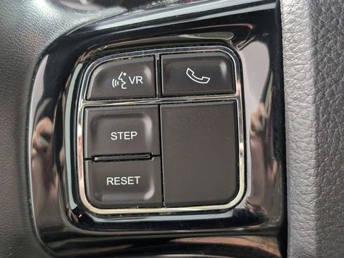 Used 2019 Dodge Grand Caravan SXT FWD image 15