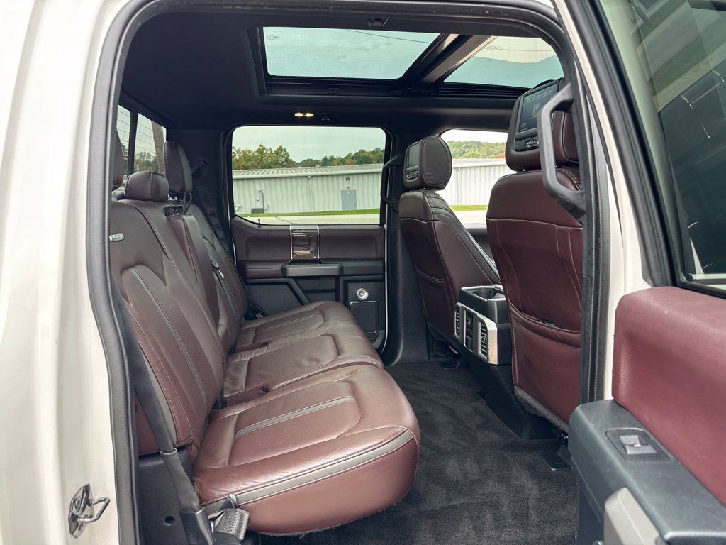 Used 2015 Ford F150 Platinum w/ Equipment Group 701A Luxury AWD/4WD image 14