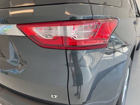 Used 2021 Chevrolet Traverse LT image 45