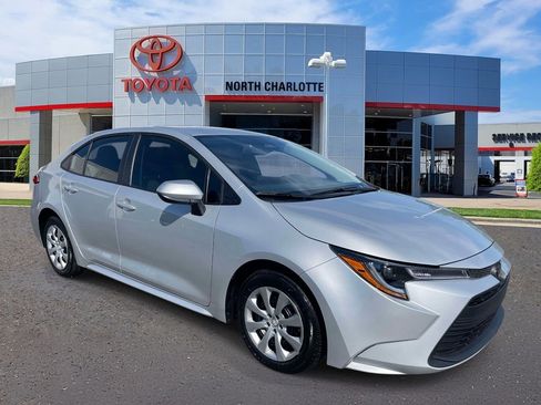 Used 2025 Toyota Corolla LE image 1