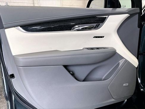 Used 2021 Cadillac XT6 Premium Luxury image 14