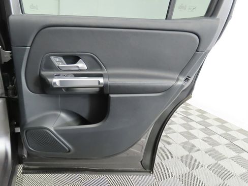 Certified 2022 Mercedes-Benz GLB 250 image 25