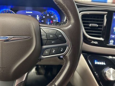 Used 2020 Chrysler Pacifica Touring-L Plus w/ Advanced Safetytec Group FWD image 28