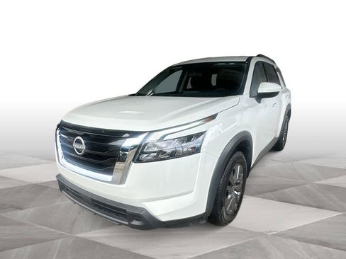Used 2025 Nissan Pathfinder SV AWD/4WD image 4