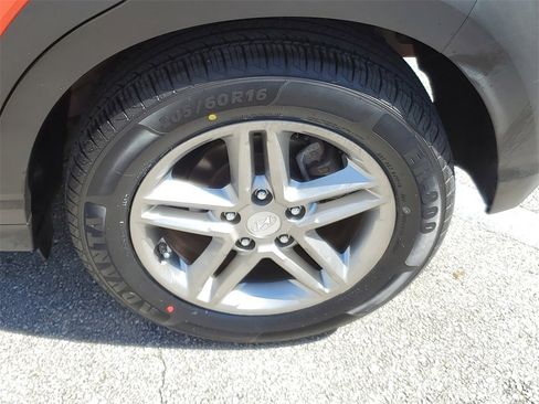 Used 2019 Hyundai Kona SE image 5