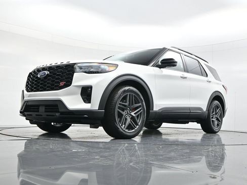 New 2026 Ford Explorer ST w/ Sun And Sound Package image 48