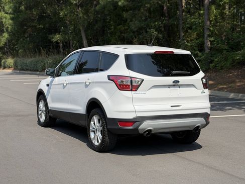 Used 2017 Ford Escape SE AWD/4WD image 5