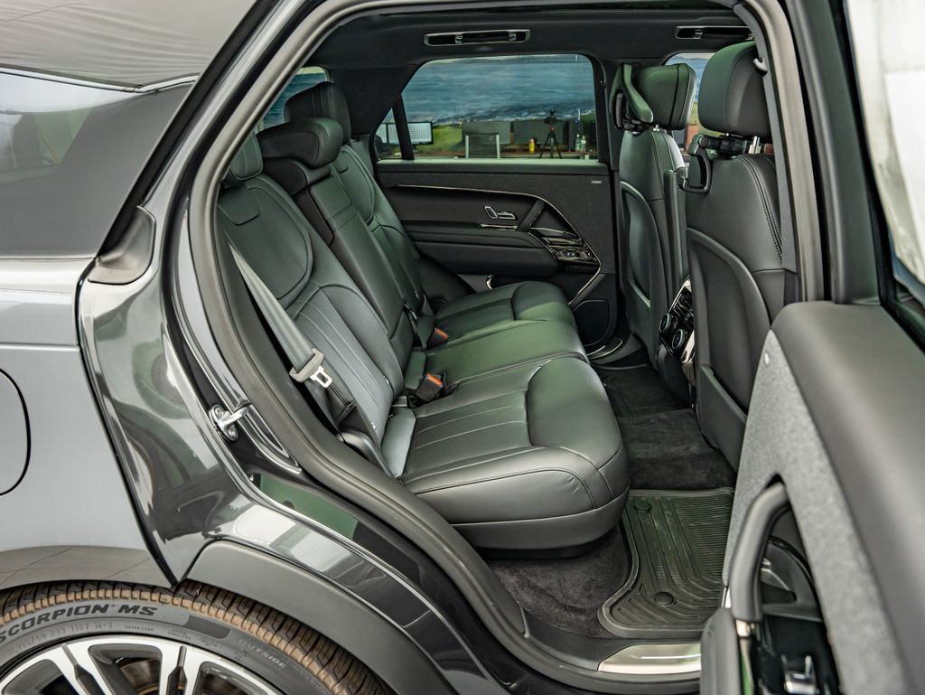 New 2026 Land Rover Range Rover Sport Dynamic SE AWD/4WD image 34